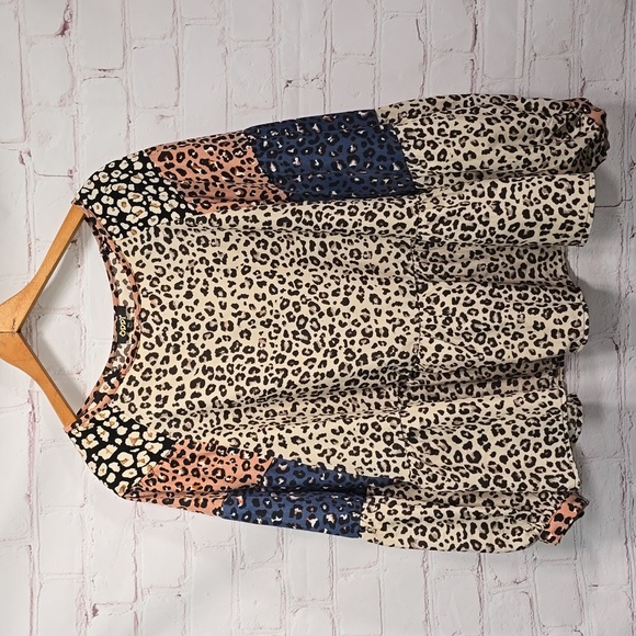 ODDY Tops - ODDY Multi Color Leopard Sleeve Womens Size M/L